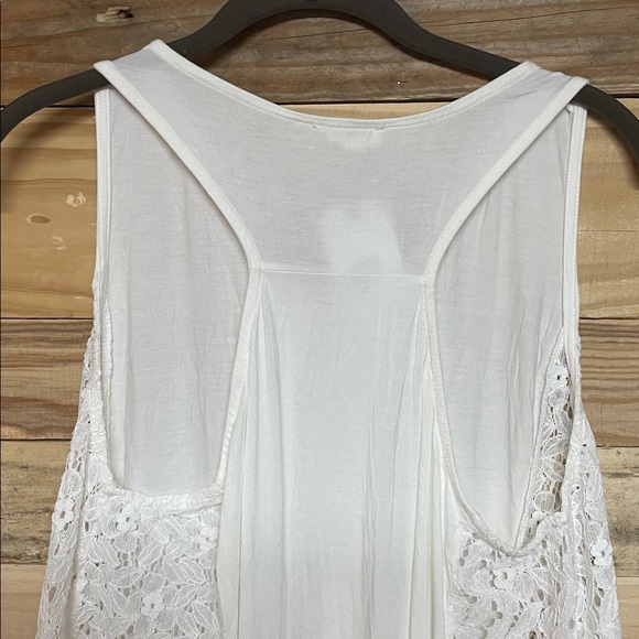 POL size Large White Three Button Lace Sleeveless Open Front Soft Blouse - Picture 7 of 9